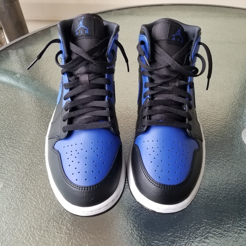 Air Jordan 1 Mid "Hyper Royal"